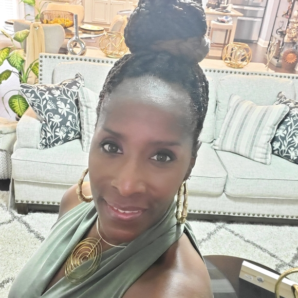 Meet your Posher, Kristi - Picture 3 of 16